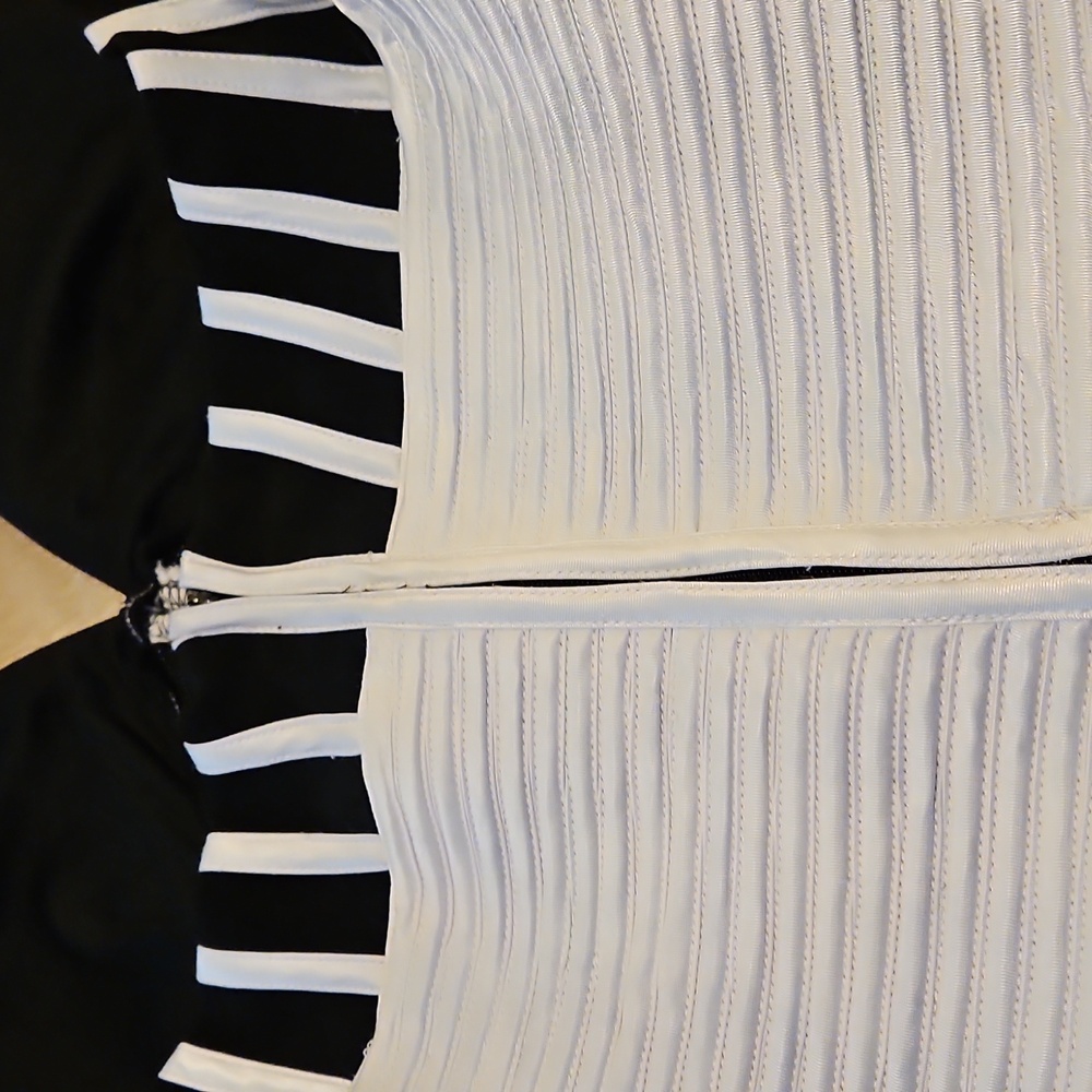 Black and White Halter Top with Button Detail - Picture 4 of 5